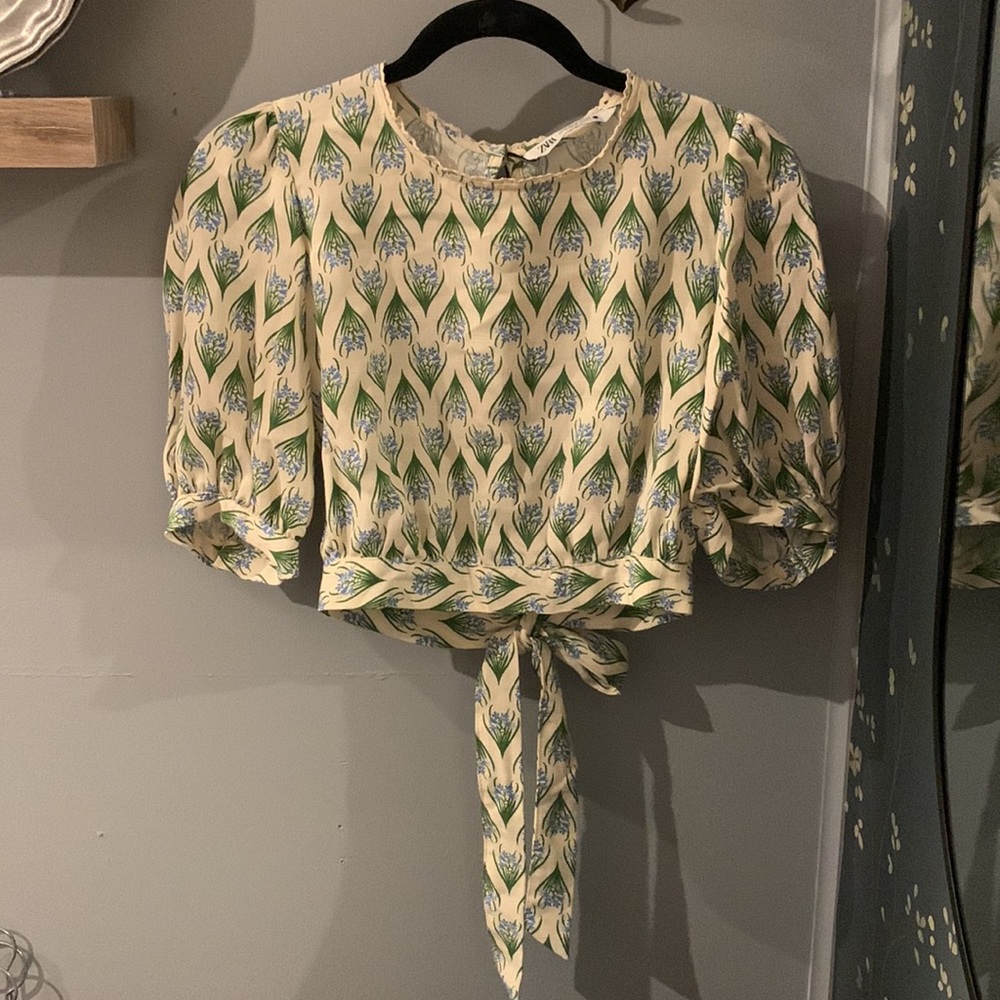 Zara : The Sofia Blouse, size Medium, 100% Linen